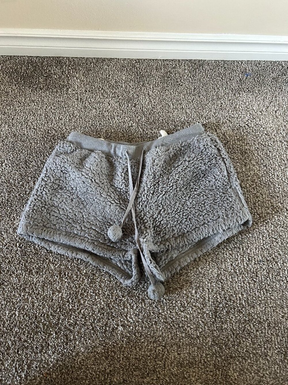 La Vie en Rose - Furry Christmas Shorts